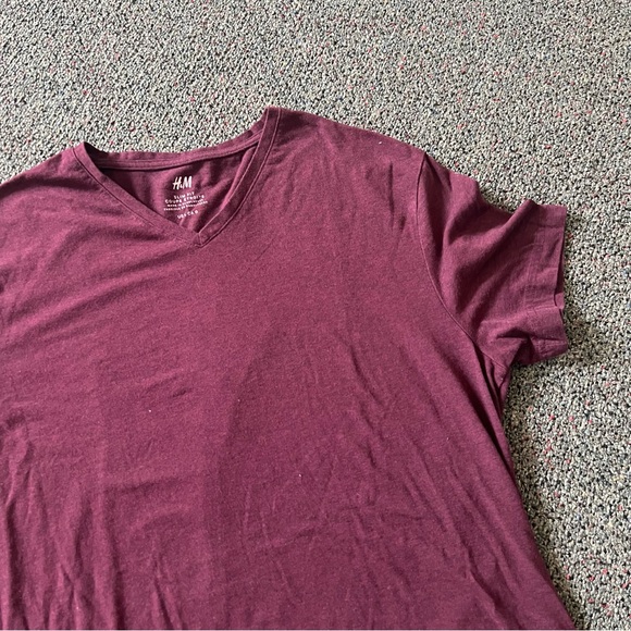 H&M Maroon Slim Fit Short-Sleeve V-Neck Lightweight Cotton T-Shirt Casual Top L - Picture 5 of 16